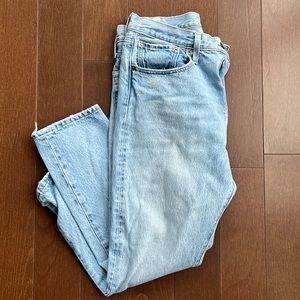 Levi’s light wash skinny jeans